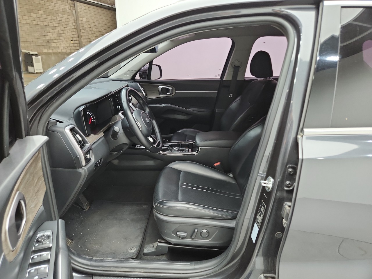 KIA SORENTO (MQ4) 2.2 cm3 4х2 Trendy DIESEL Прогнозна цена 22000€ №2203 7 KIA SORENTO (MQ4) 2.2 cm3 4х2 Trendy DIESEL Прогнозна цена 22000€ №2203