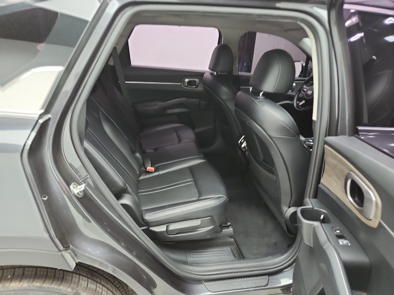 KIA SORENTO (MQ4) 2.2 cm3 4х2 Trendy DIESEL Прогнозна цена 22000€ №2203 8 KIA SORENTO (MQ4) 2.2 cm3 4х2 Trendy DIESEL Прогнозна цена 22000€ №2203