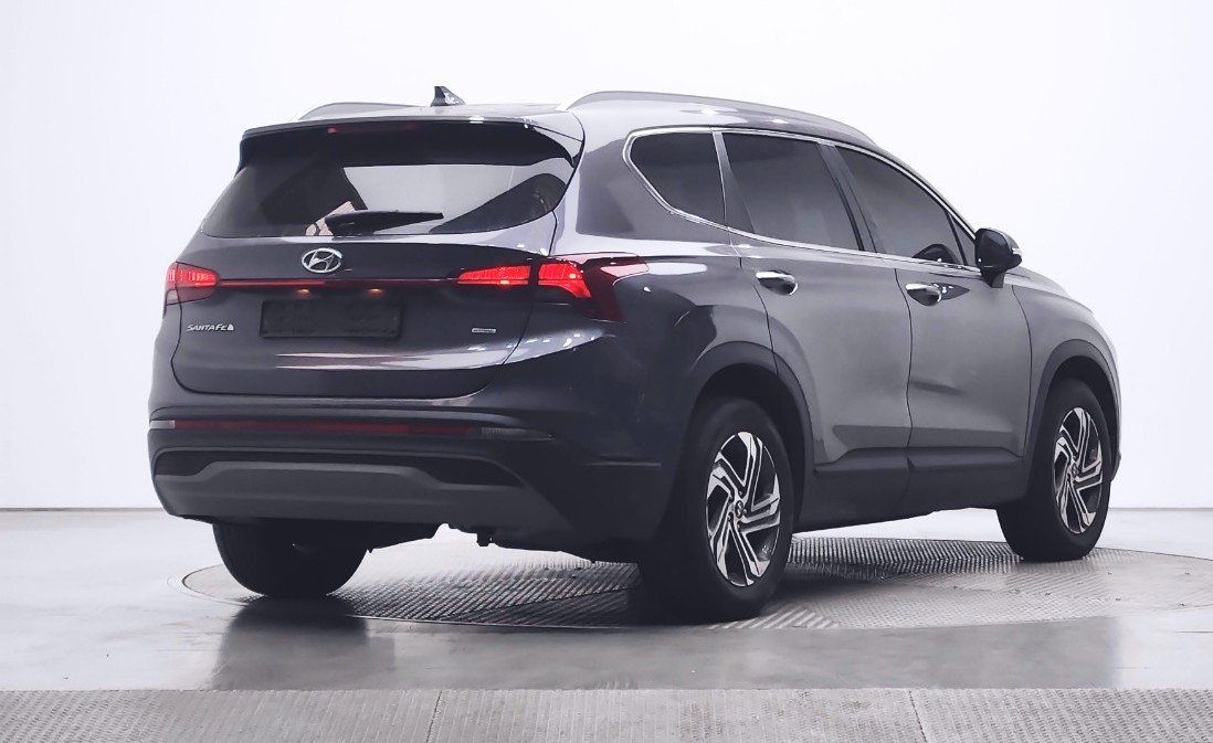 HYUNDAI SANTA FE 2.2 cm3 AWD DIESEL Прогнозна цена 24000€ №8798 4 HYUNDAI SANTA FE 2.2 cm3 AWD DIESEL Прогнозна цена 24000€ №8798